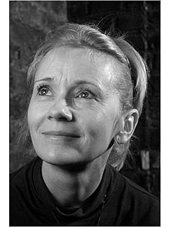 �������